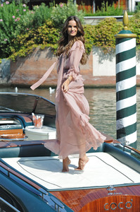 izabel-goulart-74th-venice-international-film-festival-day-2-83017-35.jpg