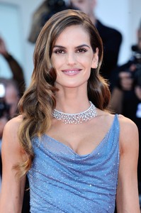 izabel-goulart-downsizing-premiere-and-opening-ceremony-during-the-74th-venice-international-film-festival-83017-13.jpg