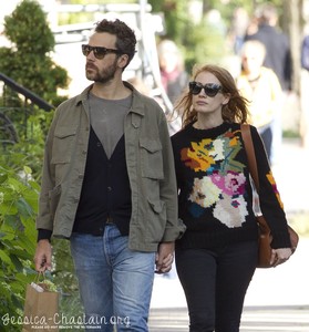 jessica-chastain-out-and-about-in-montreal-9717-7.JPG