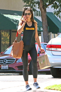 jordana-brewster-out-in-brentwood-after-her-morning-workout-82817-14.jpg