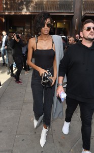 jourdan-dunn-topshop-show-in-london-09-17-2017-1.jpg