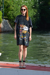 julianne-moore-arriving-at-the-74th-venice-film-festival-9217-13.jpg