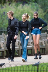 kaia-gerber-out-in-london-91717-5.jpg