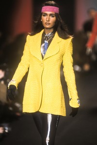 karl-lagerfeld-fw-1991-1.thumb.JPEG.b2204b612e3299b409cbac65e1d27be4.JPEG