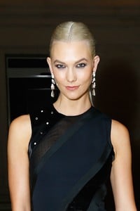 karlie-kloss-atelier-swarovski-by-jason-wu-dinner-in-paris-09-28-2017-5.thumb.jpg.69a6bc0e7ffb67c2275897cb7e3cc79c.jpg