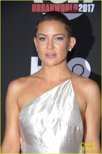kate-hudson-wears-silver-gown-to-marshall-premiere-05.jpg