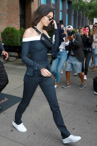 kendall-jenner-leaving-her-hotel-in-nyc-9817-11.jpg