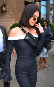 kendall-jenner-leaving-her-hotel-in-nyc-9817-16.jpg
