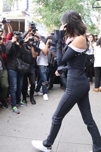 kendall-jenner-leaving-her-hotel-in-nyc-9817-20.jpg