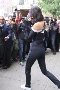 kendall-jenner-leaving-her-hotel-in-nyc-9817-22.jpg