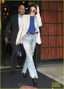 kendall-jenner-nyc-hotel-02.jpg