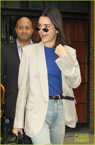 kendall-jenner-nyc-hotel-07.jpg