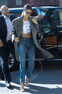 kendall-jenner-out-in-nyc-9717-3.jpg