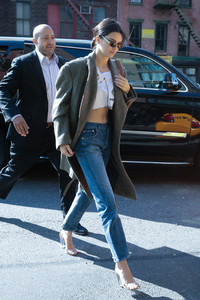 kendall-jenner-out-in-nyc-9717-9.jpg