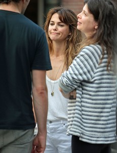 keri-russell-matthew-rhys-tribeca-nyc-09-05-2017-2.jpg