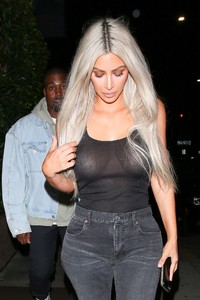 kim-kardashian-leaving-giorgio-baldi-restaurant-in-santa-monica-09-24-2017-1.jpg