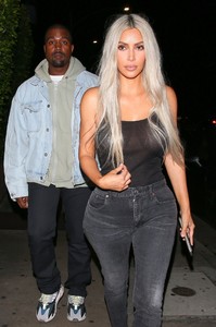 kim-kardashian-leaving-giorgio-baldi-restaurant-in-santa-monica-09-24-2017-2.jpg