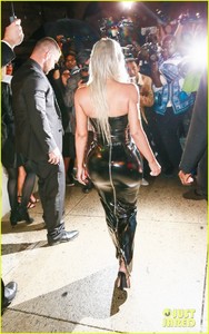 kim-kardashian-rocks-platinum-hair-skin-tight-dress-for-nyfw-event-10.jpg