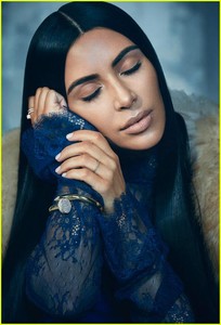 kim-kardashian-t-magazine-singapore-09.jpg