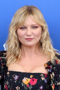 kirsten-dunst-quotwoodshockquot-photocall-at-the-74th-annual-venice-film-festival-9417-9.JPG