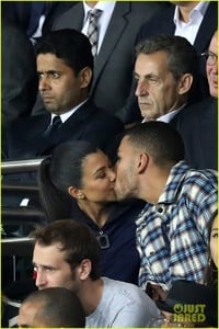 kourtney-kardashian-boyfriend-younes-bendjima-pack-on-the-pda-at-paris-soccer-game-06.jpg