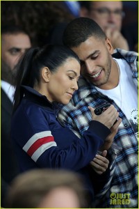 kourtney-kardashian-boyfriend-younes-bendjima-pack-on-the-pda-at-paris-soccer-game-13.jpg