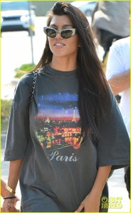 kourtney-kardashian-boyfriend-younes-bendjima-pack-on-the-pda-at-the-fair-09.jpg