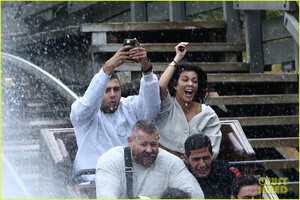 kourtney-kardashian-younes-bendjima-disneyland-paris-02.jpg