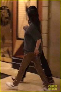 kylie-jenner-travis-scott-first-appearance-08.jpg