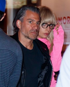 lady-gaga-bowlmor-lanes-in-times-square-new-york-08-30-2017-1.jpg