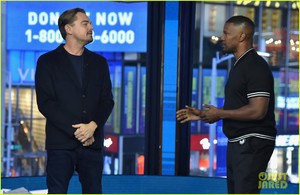 leonardo-dicaprio-jamie-foxx-hand-in-hand-telethon-09.jpg