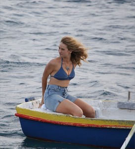 lily-james-filming-mama-mia-sequel-91217-6.jpg