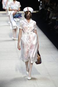 louis-vuitton-ss-2008-2.thumb.JPEG.e6aa3f91e228c05b44a0836fc64c21d8.JPEG