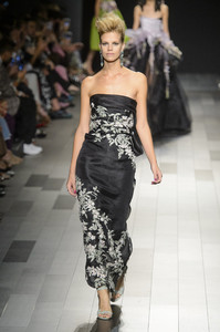 marchesa-rs18-0943.thumb.jpg.9bd036901d7d7af25a49895d4c9b9513.jpg