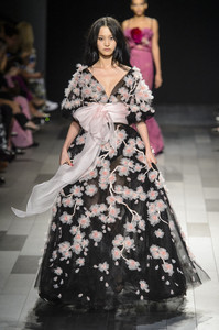 marchesa-rs18-1023.thumb.jpg.49bc80a5f90846d7d76f59361c3633d9.jpg