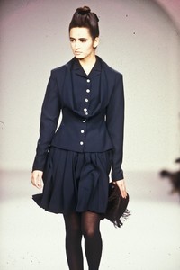 martine-sitbon-fw-1987-2.thumb.jpg.cb7275af3a029e6269ea1456f8d50a19.jpg