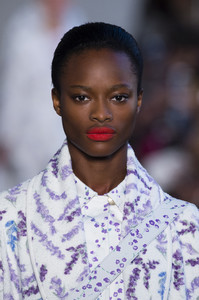 max-mara-clpa-rs18-1046.thumb.jpg.1fd359f4bc96d7dd81f9c7cf69edd867.jpg