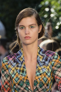 missoni-clpr-rs18-2267.thumb.jpg.3f8cc0d48c285ebdf47be81277069a48.jpg