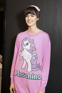 moschino-bks-s-rs18-0098.thumb.jpg.25c0a4c57724ee9c796b26733ef799b9.jpg