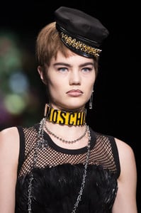 moschino-clp-rs18-8898.thumb.jpg.d805ce4980be48d6ffc6232ad4d33f28.jpg