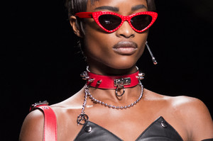 moschino-clp-rs18-8936.thumb.jpg.43b1e17a5885461d99459f2a824585b2.jpg