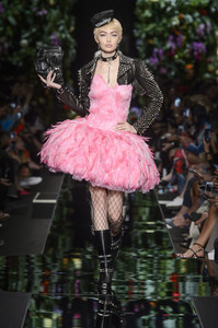 moschino-rs18-2331.thumb.jpg.4db0b3a21bc41eccc5ce9c8539f7b99b.jpg