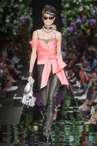 moschino-rs18-2691.thumb.jpg.eb39e13eae64ce2ce7ee7a04d037ebe2.jpg