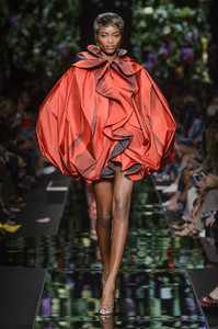 moschino-rs18-2977.thumb.jpg.361a6bdfb136f6c1de9e49aa88cd8ac7.jpg