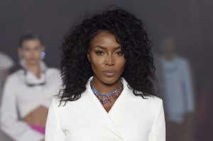 naomi-campbell-off-white-fashion-show-in-paris-09-28-2017-4.jpg