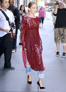 nicole-richie-leaves-today-tv-show-in-new-york-09-27-2017-1.jpg