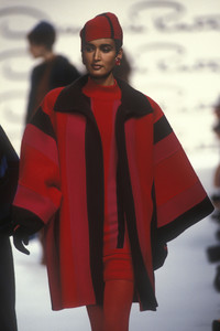 oscar-de-la-renta-fw-1991-6.thumb.jpg.55360d3ee7f2dd00eeb4d73a864530d6.jpg