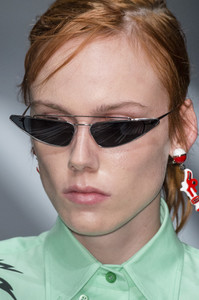 prada-clpa-rs18-2574.thumb.jpg.2165700743d962c3df7d7a05274e6160.jpg