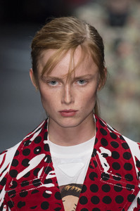 prada-clpa-rs18-2613.thumb.jpg.89d1ba1b400029abbe2ac6168a2e360c.jpg