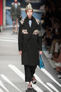 prada-rs18-3196.thumb.jpg.3218b82c1651d8e86ee7fb2b6a7ea16f.jpg